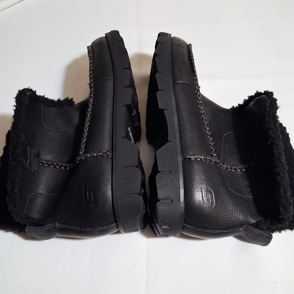 Skechers‎ Men's Slip-On Black Leather Upper Balance Boots Size 9.5  NWOT